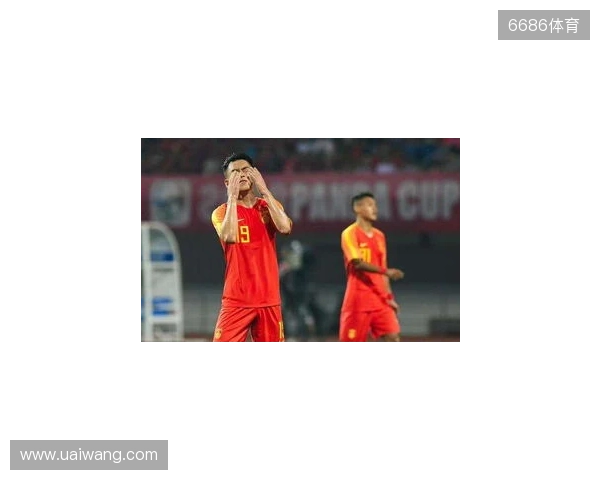 直播吧：邵佳一观摩熊猫杯考察球员，国足可能年底或明年初集中